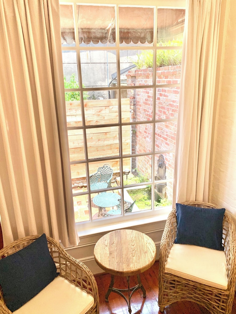 French Quarter Lanaux Mansion B & B