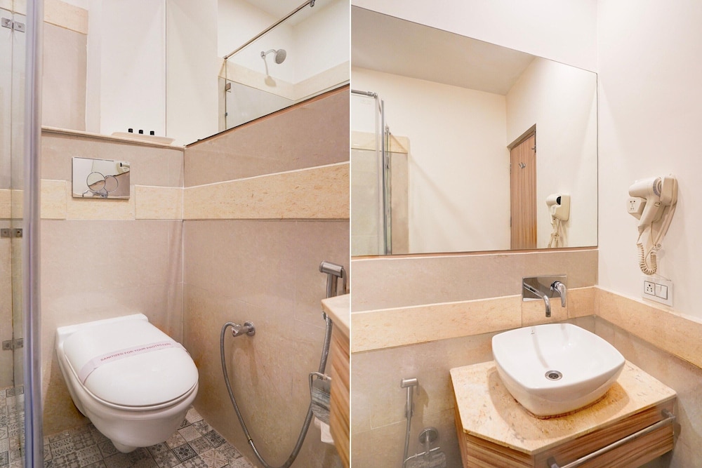 Elegant Stays With Rooftop Restro and Hill View