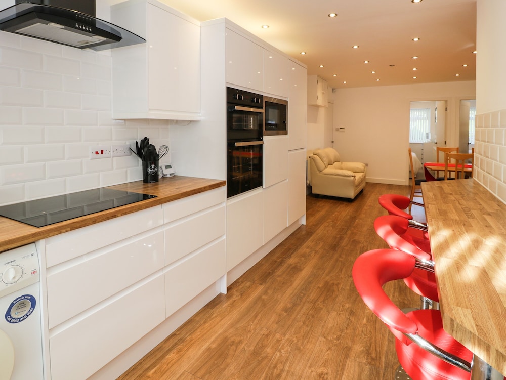 Top Of The Lane Luxury Holiday Apartment