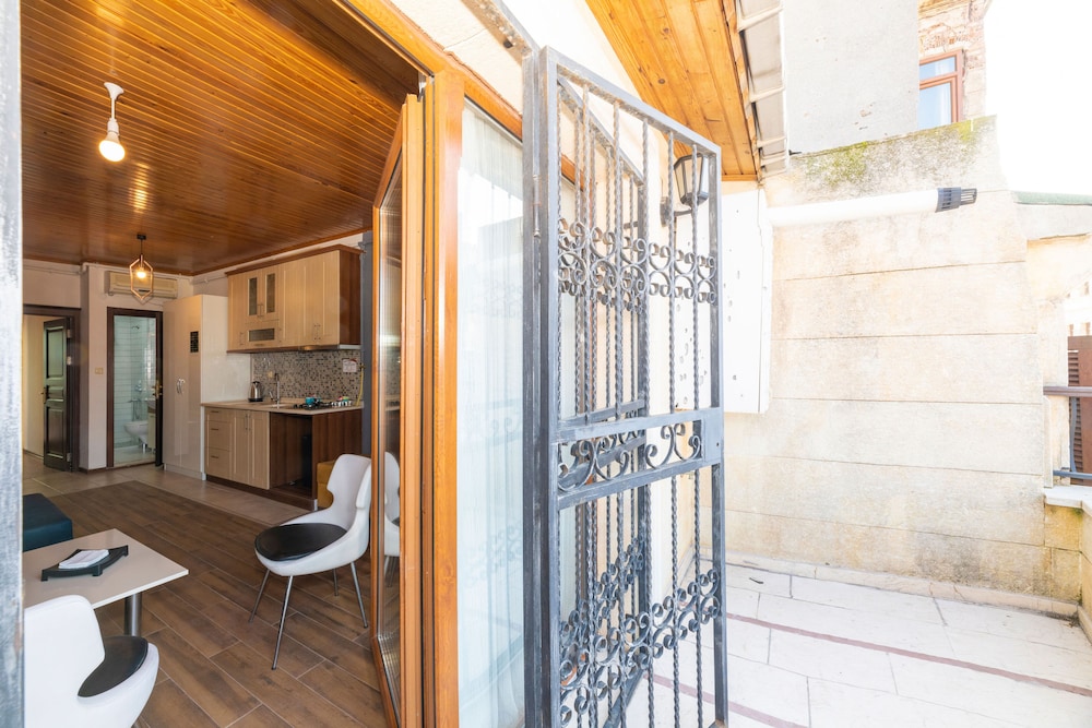 Opera House Otel - Image 18