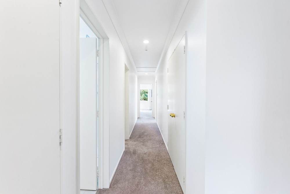 Central City 3BR Paradise- Sky- Netflix view 2