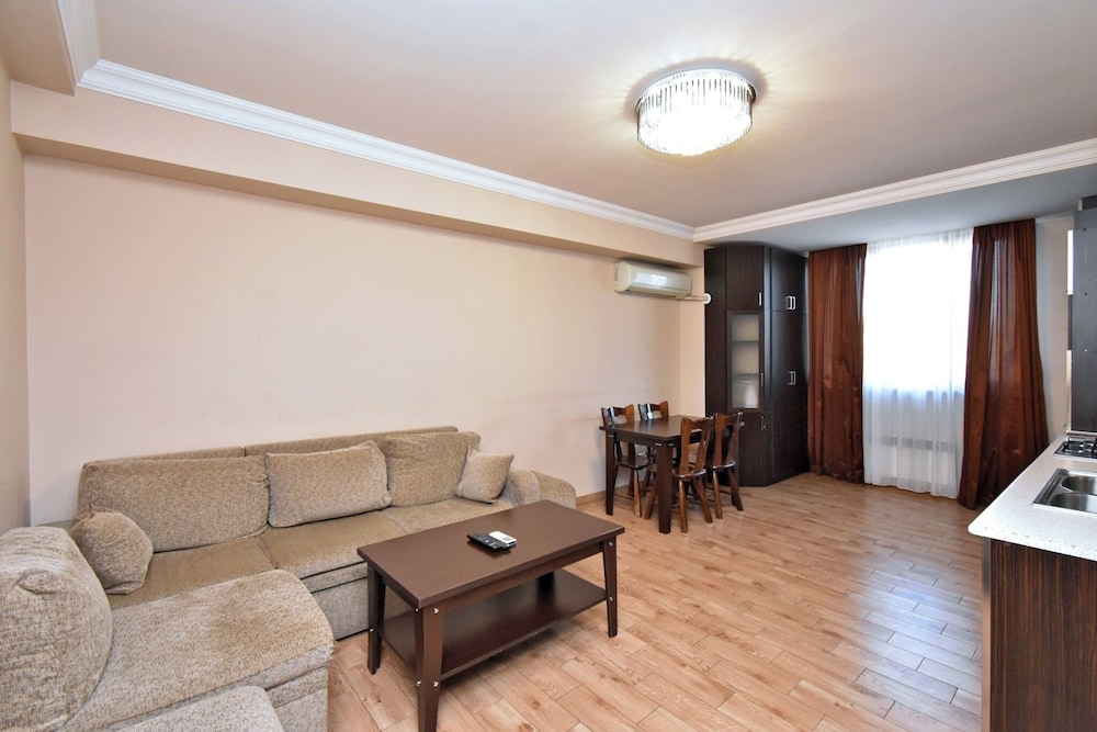 Apartment by Luxe Group KO110