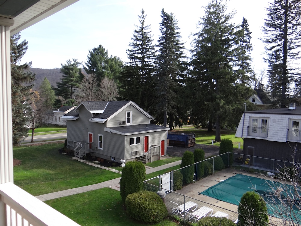 Edelweiss Lodge