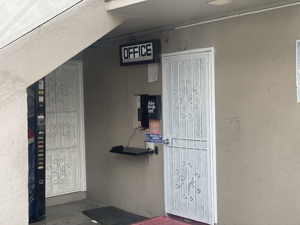 Bob's Motel