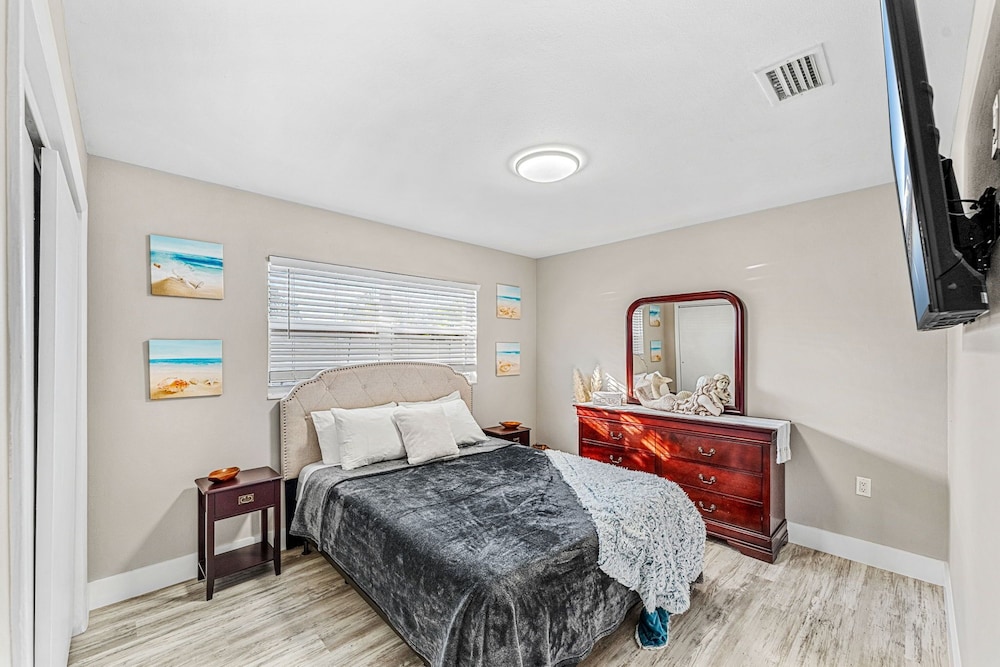 332 Formosa Drive