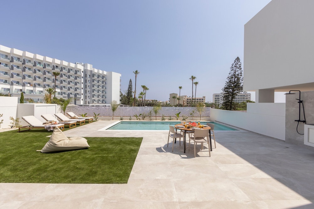 Protaras Aqua Pearl Villa 3
