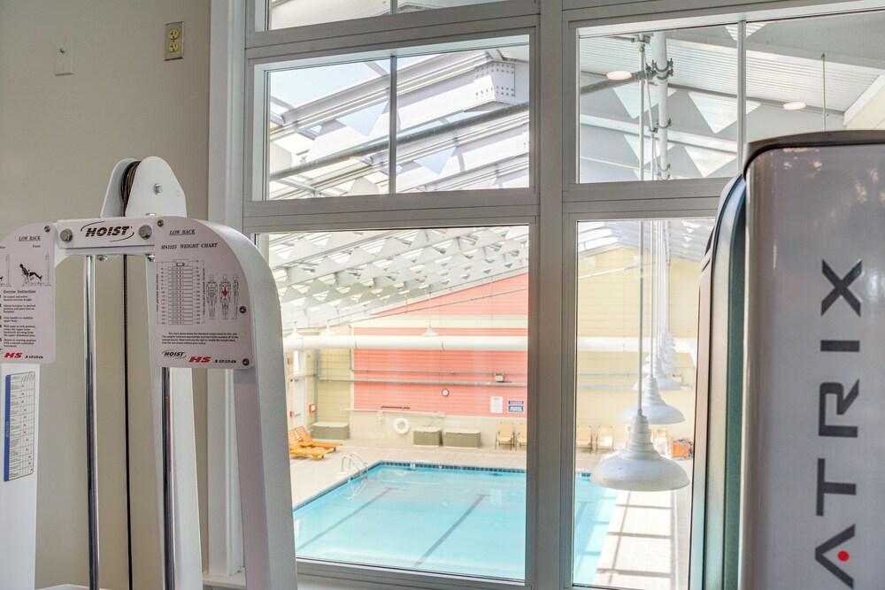 Ocean City Condo w/ Pool & Private Beach Access