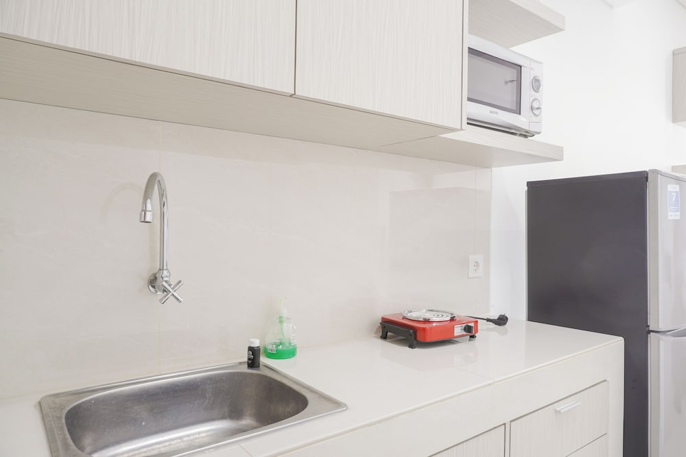 Fully Furnished Studio Apartment with Cozy Design Springwood Residence