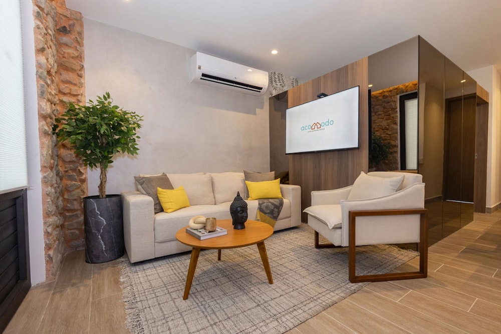 The Gentile Condo by Acomodo Casco Viejo