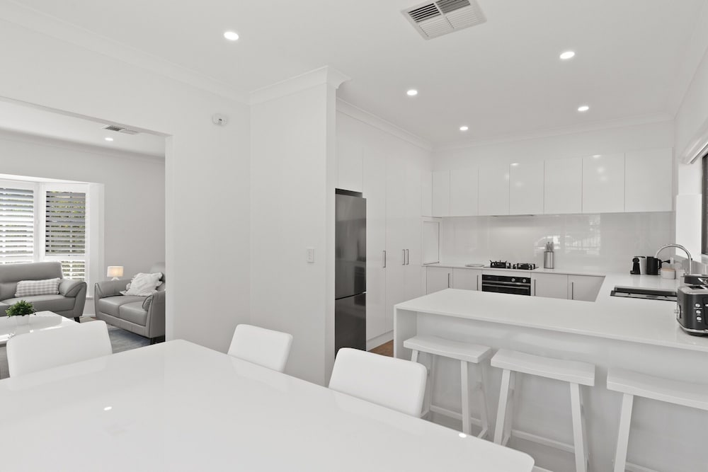 Quiet 2-bed Retreat With Private Courtyard