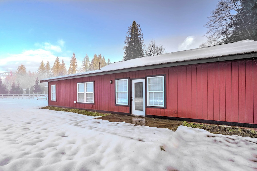 Cozy Darrington Cottage w/ Grill, Near Trails view 3