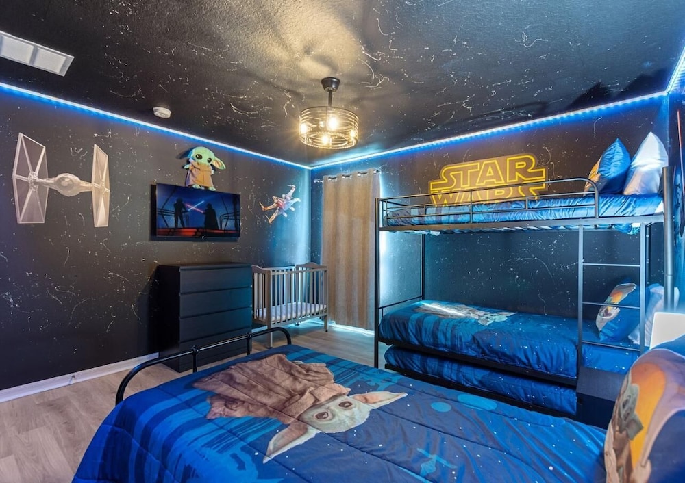 Gated Community, Amazing 4/3 Vacation Home With Private Pool Near Disney!!!