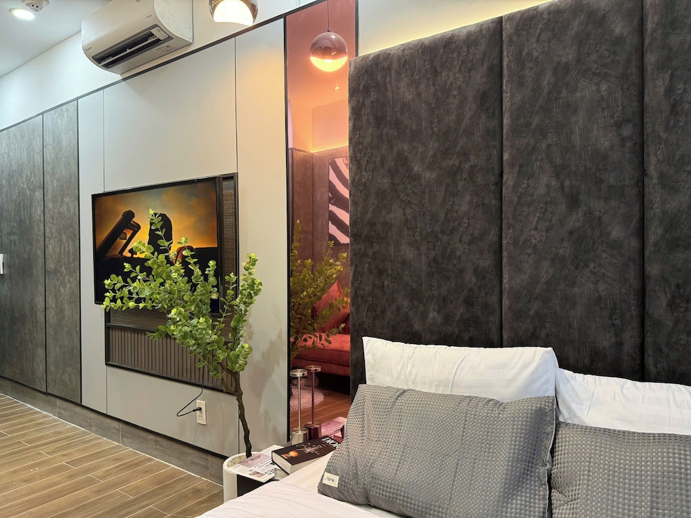 Unite StayCation Nhieu Tu