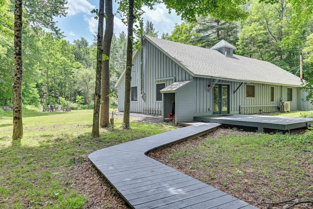 Fish, Swim, Kayak: Home w/ Catskill Creek Views!