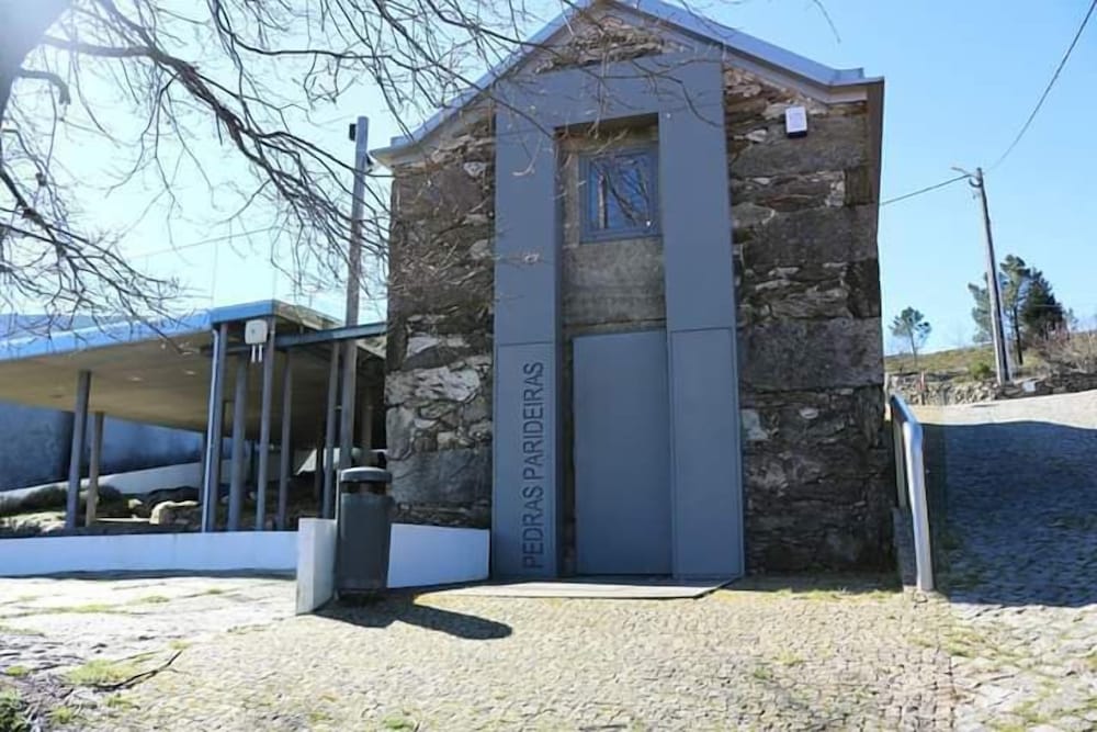 Hotel Villa Tavares Guest Houses - Image 1