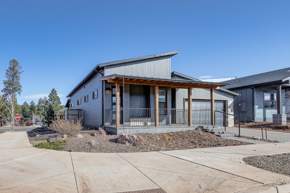 Hotel Idyllic Flagstaff Home w/ Grill: 3 Mi to Downtown! - Image 1