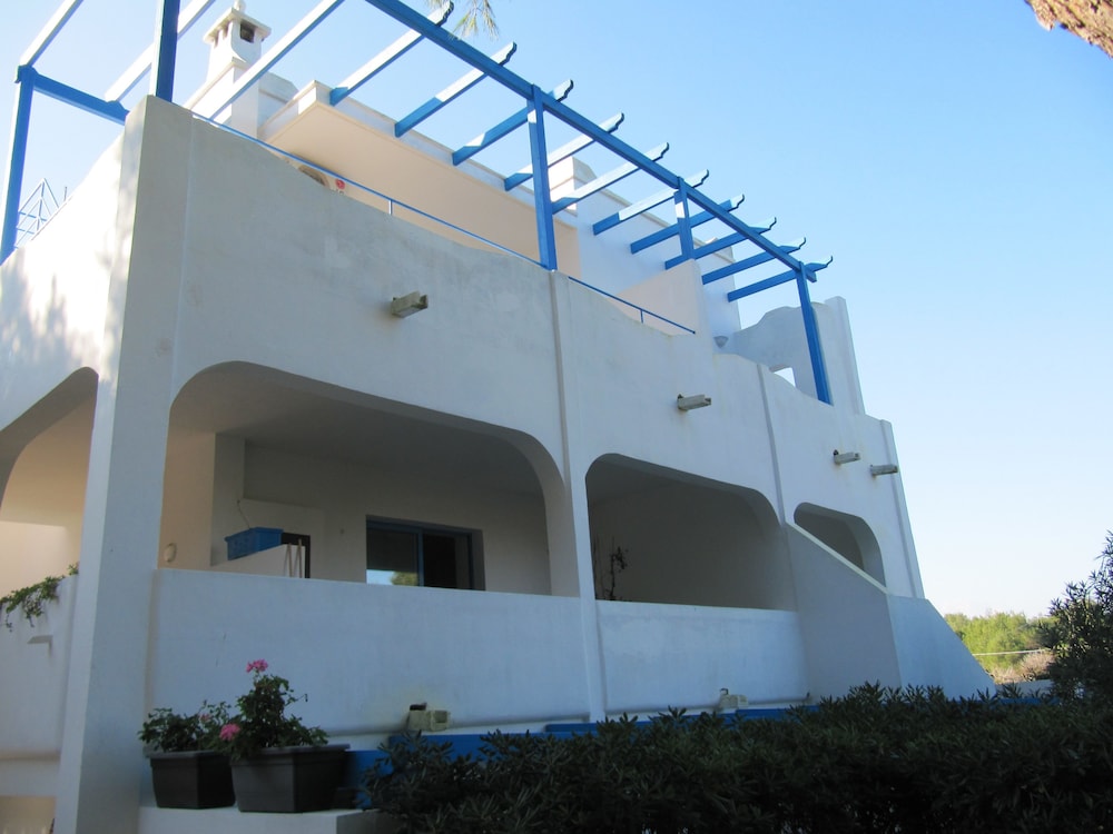 Villa Flora Studios & Apartments view 4