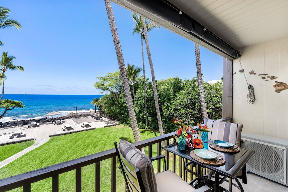 Ocean Front! - Second Floor With AC & Lanai! - Vrkcv