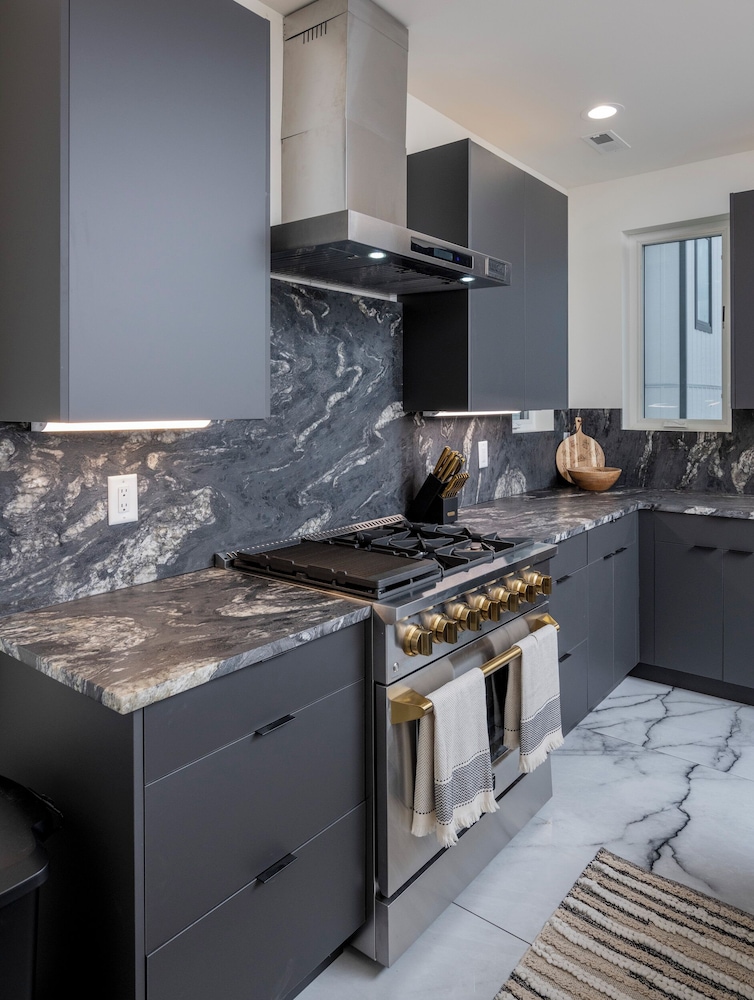 NEW Luxury Home With Rooftop Heated Pool