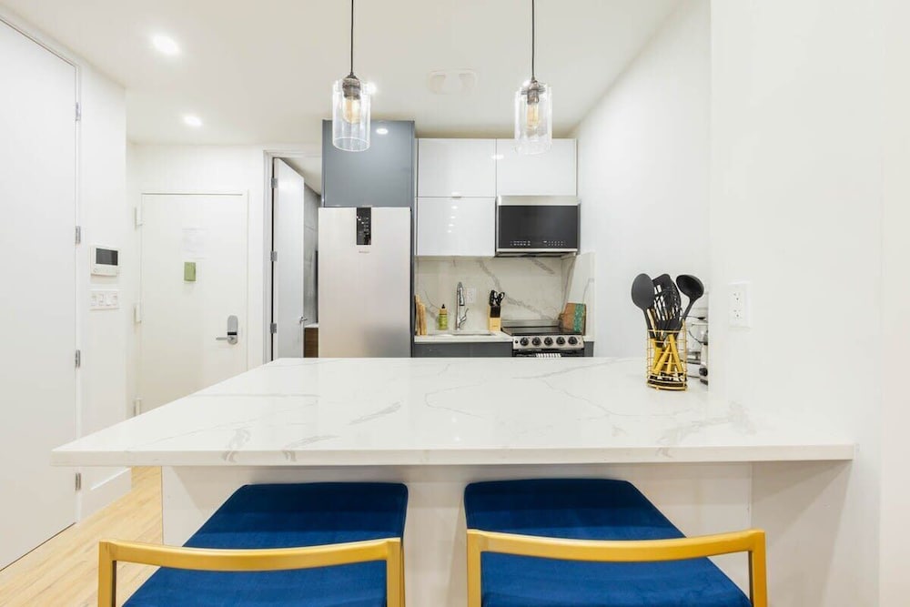 1597 New York Apt