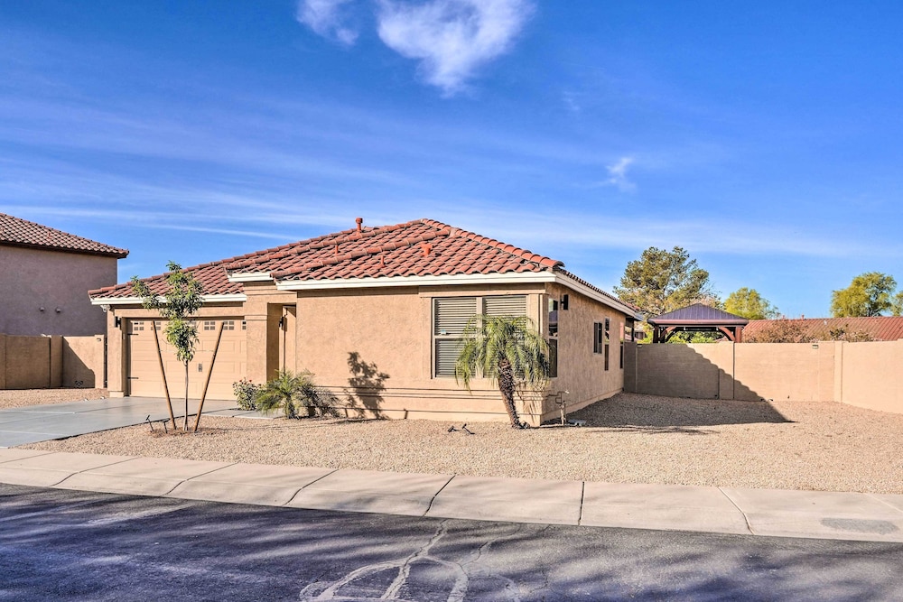 2 Mi to State Farm Stadium: Phoenix Retreat