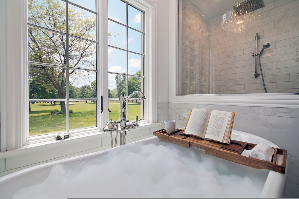 Private Riverbank 27-acre Estate 1 hr From Chicago