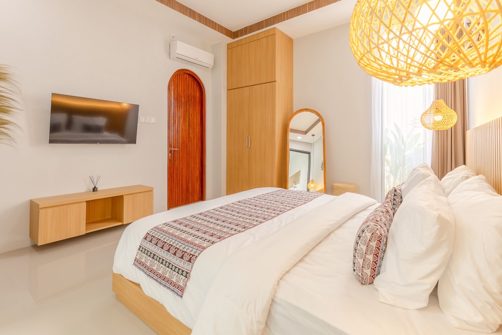 Stylish 3BR Villa La Greesa by OriVista