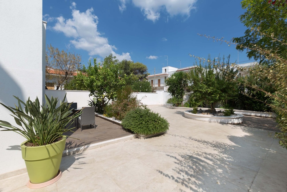 Villa Oasi Marina view 3