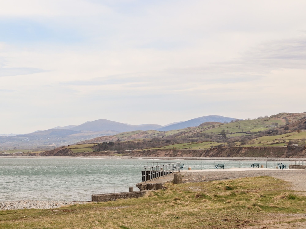 Mor a Mynydd