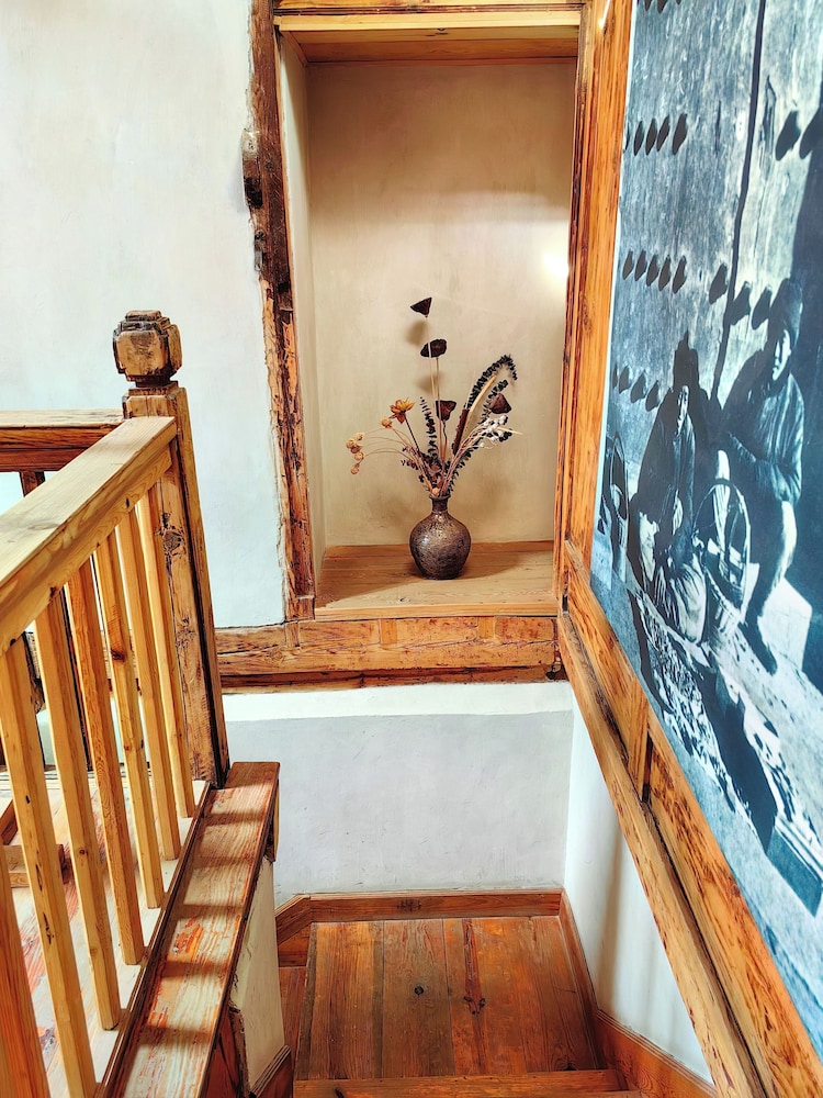 Jia Kedi Ancient House Cultural Homestay