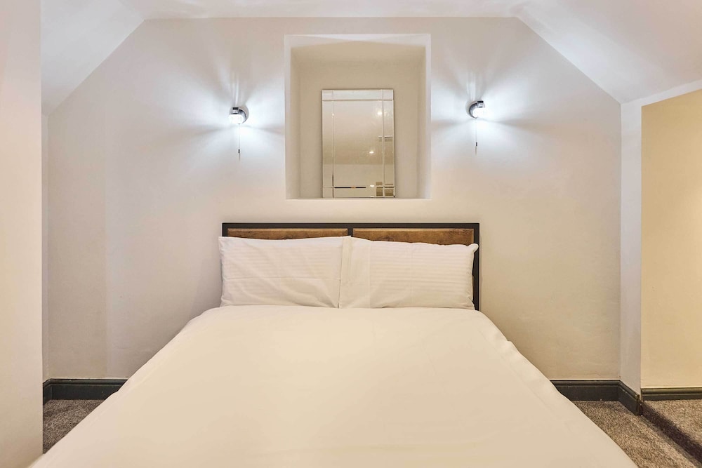 Host Stay Emporium Basement Apartment