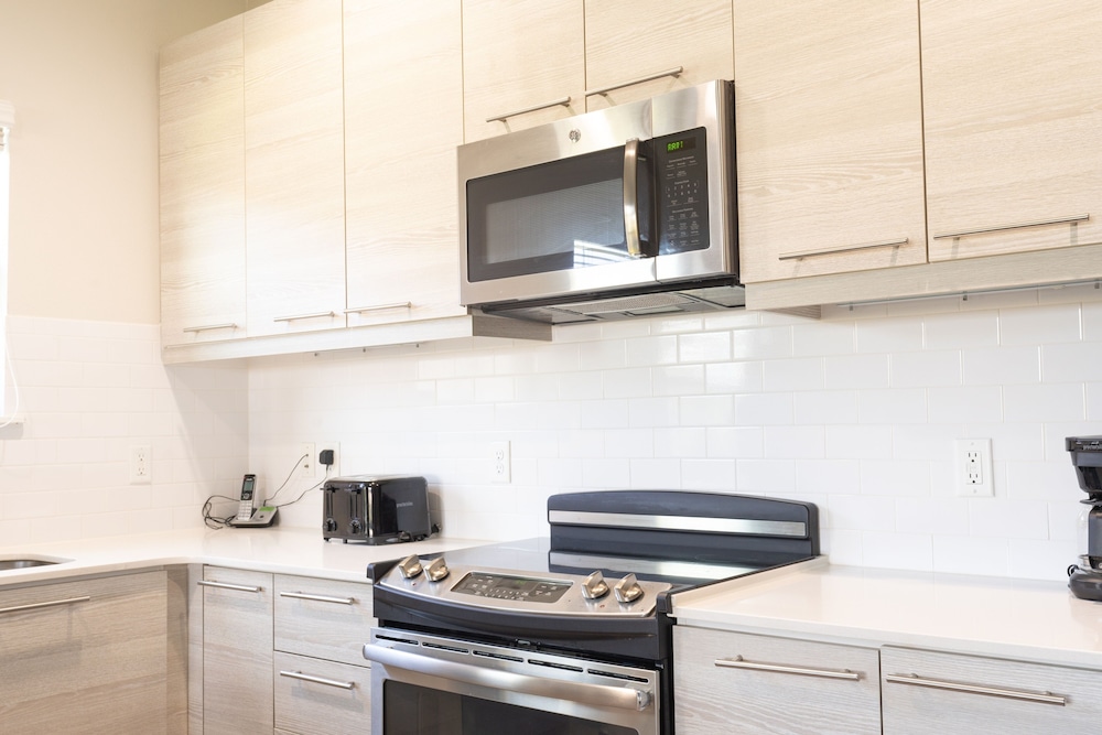 Balmoral Resort-169cc 3 Bedroom Home by RedAwning view 3