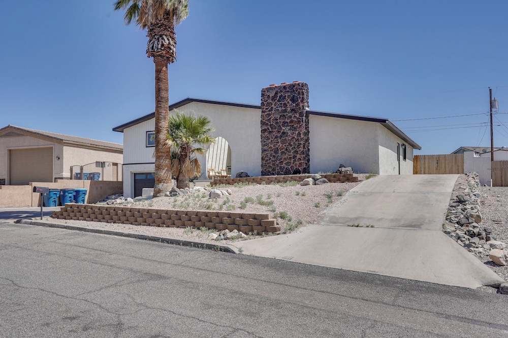 Pool, Game Room, Hot Tub: Lake Havasu City Oasis!