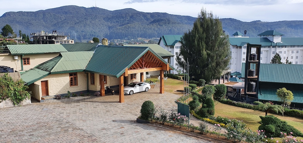 Tea Bush Hotel - Nuwara Eliya