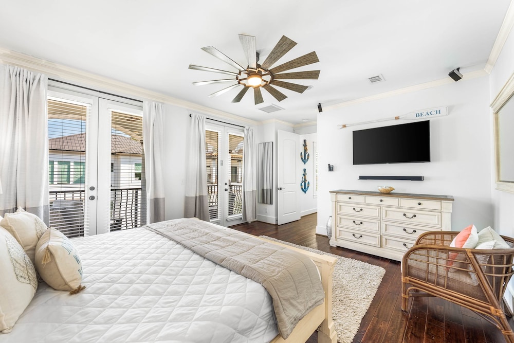 Modern Stay Near 30A w Pool Balcony Golf Cart Rental 30A Sunset Cove