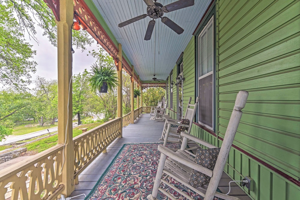 The Lilly House: Historic Glen Rose Home w/ Porch! view 2