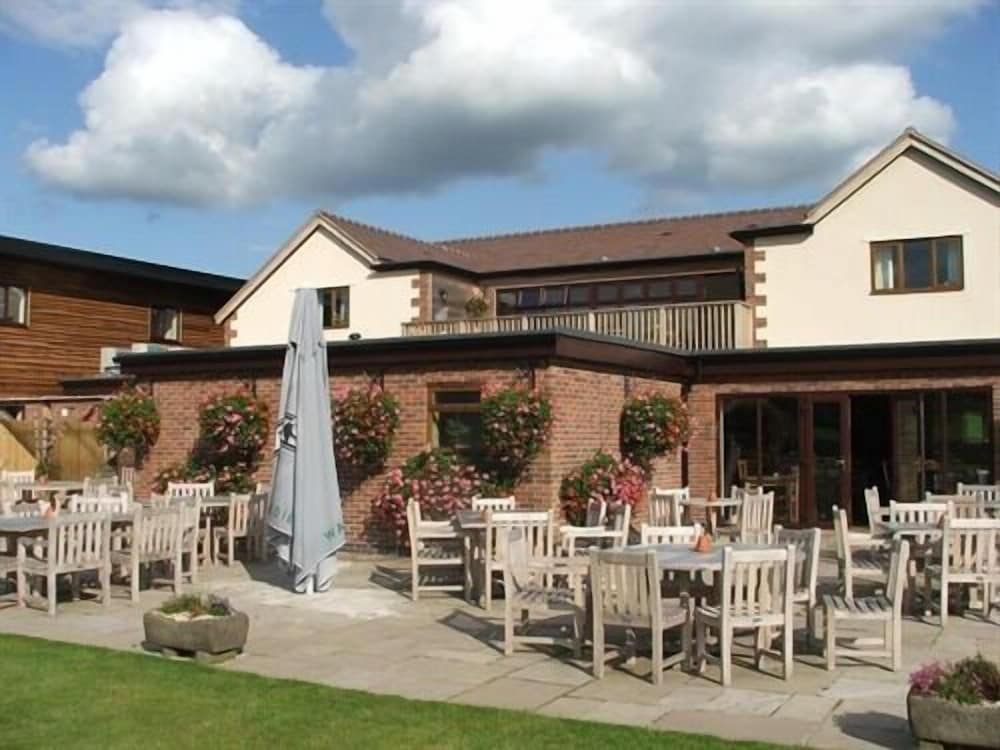The Lowfield Inn