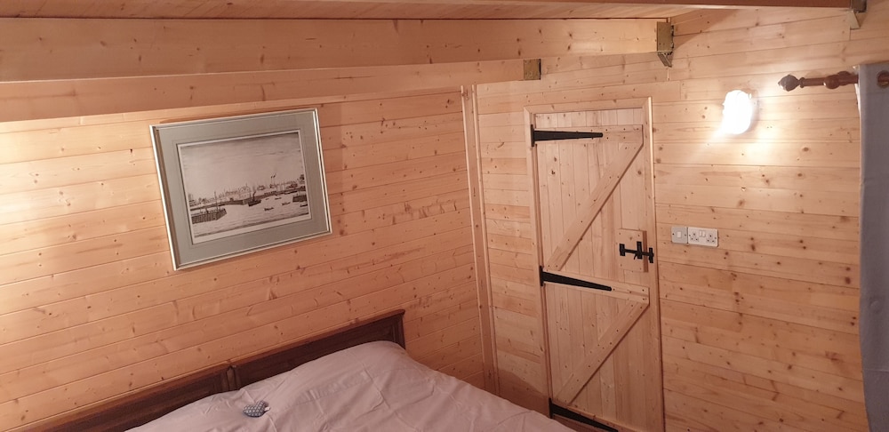 The Oxford Cabin, Captivating, Customisable & Cosy view 2