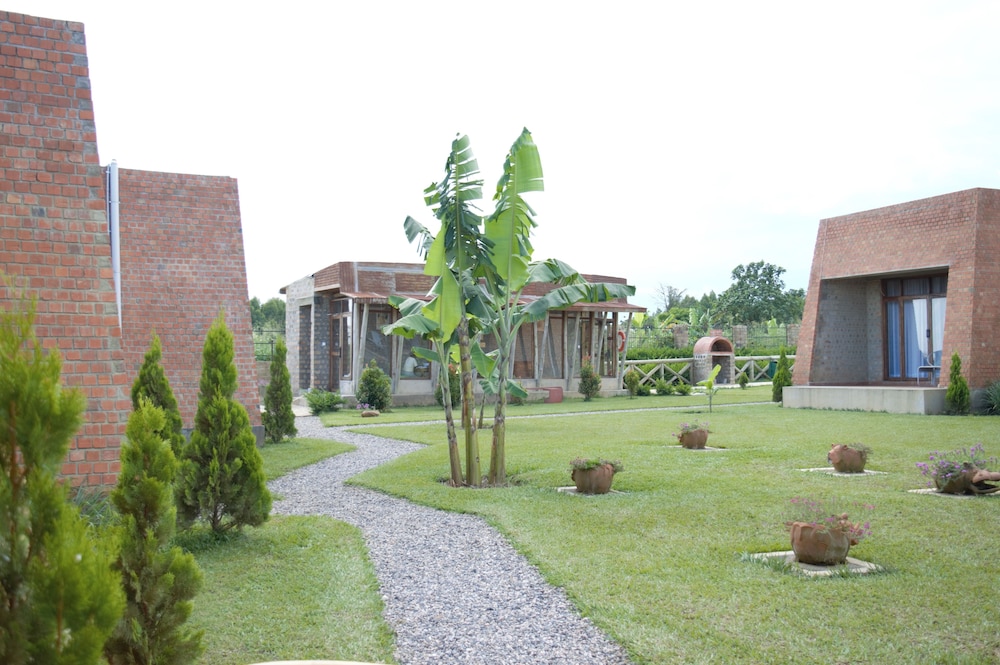 Buvi Lodge