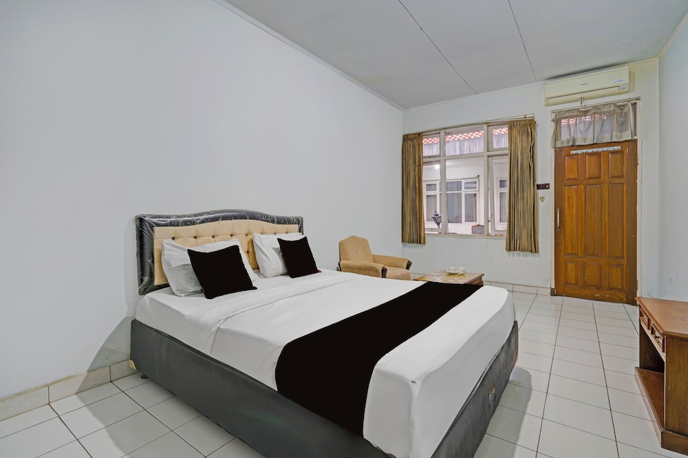 OYO 94802 Hotel Prima