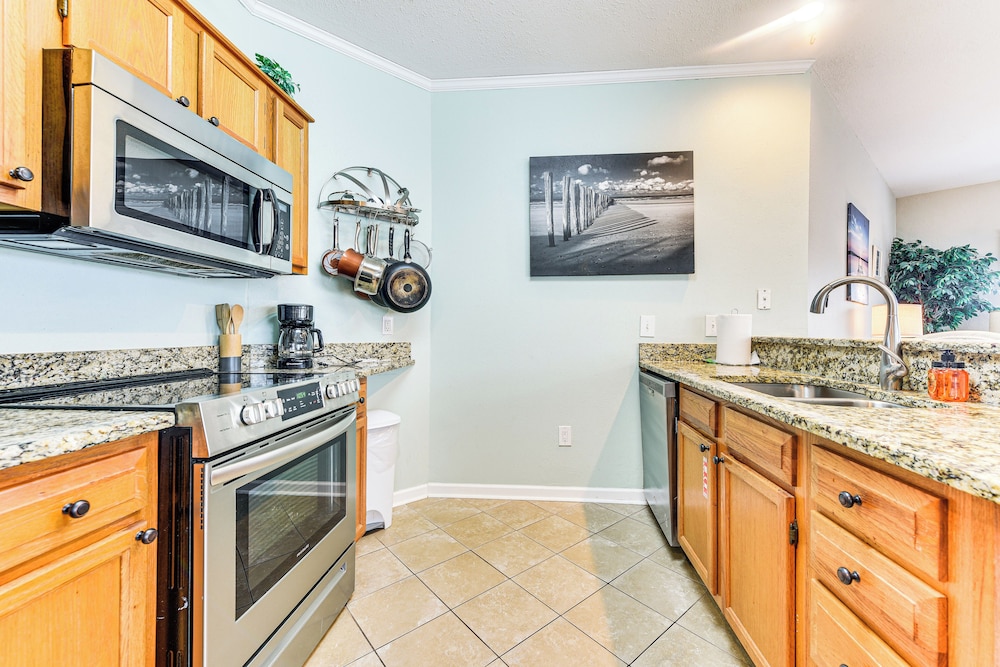 Golfer's Oasis 1 Mi to Ocean: River Creek II Condo