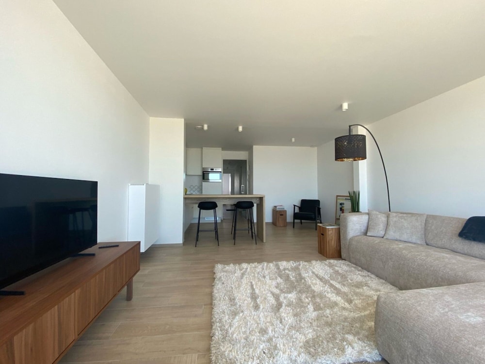 Seafront Luxury With Ocean Views
