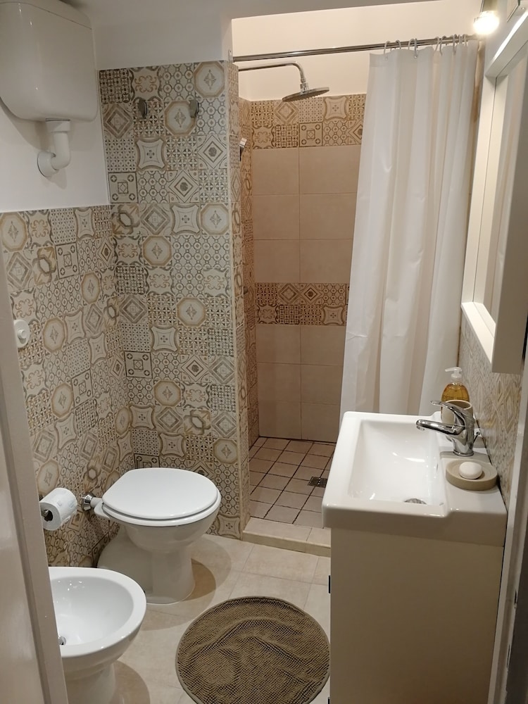 Triple Room With Private Bath 10 Min From Tiburtina Station