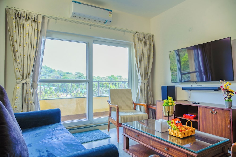 Alaya Stays Veera Marina 3 BHK Apartment