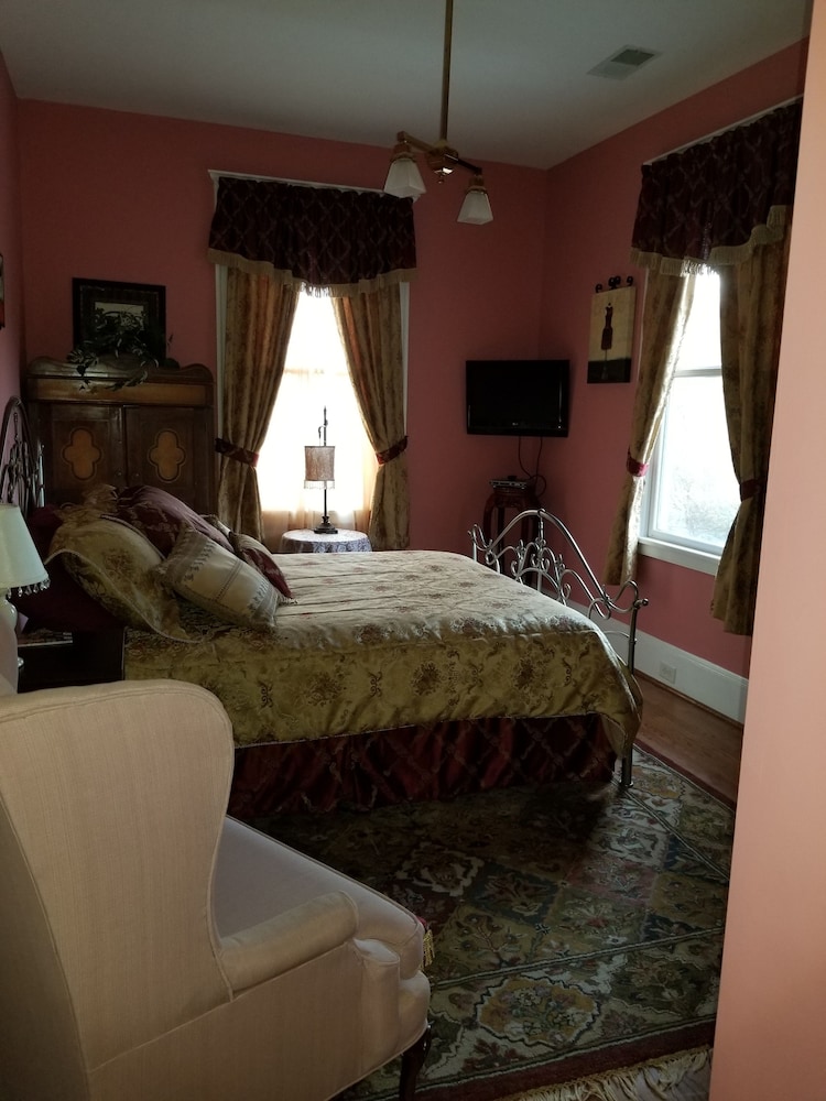 The Peach House view 5