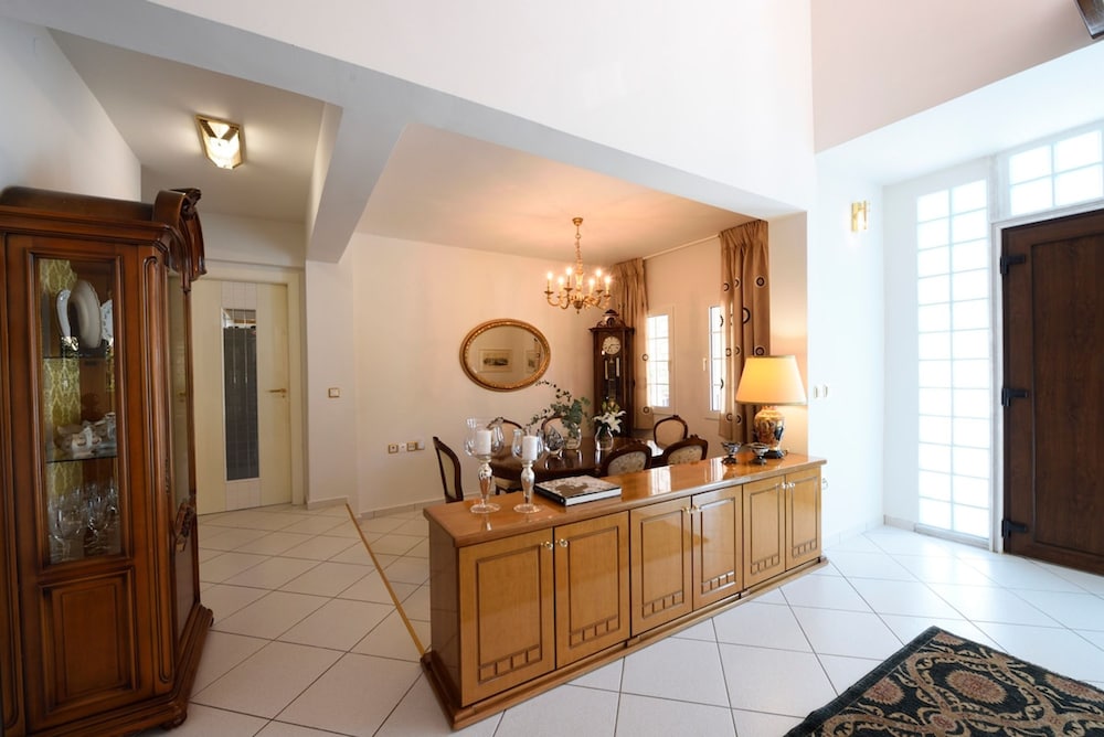 Escape Villa in Melissochori