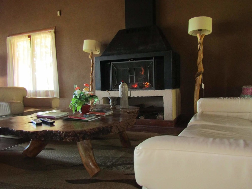 Ytororo Lodge