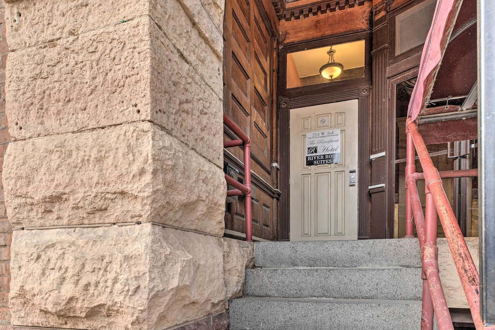 Pet-friendly Apt: Walk to Missouri River! view 3