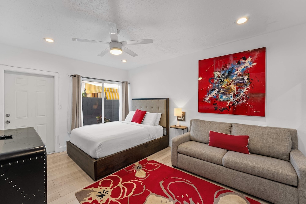 320-1 Las Olas Boulevard