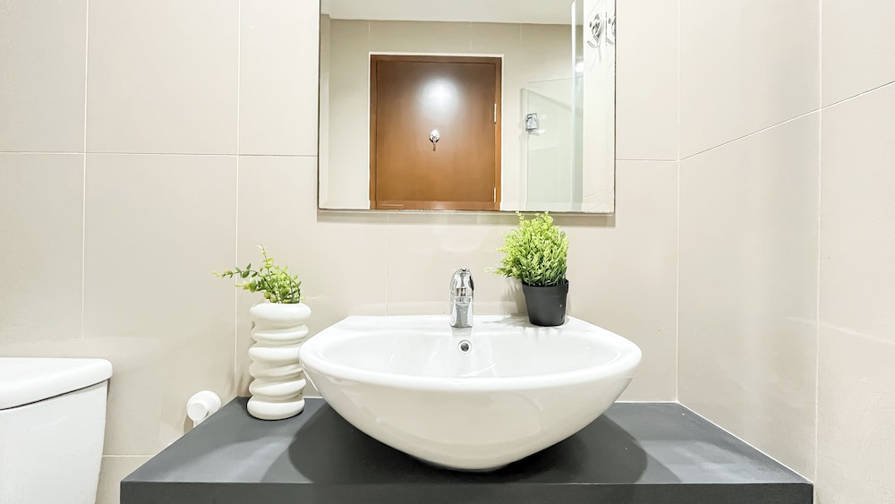 1Br Near Summarecon Mall At M-Town Signature Apartment